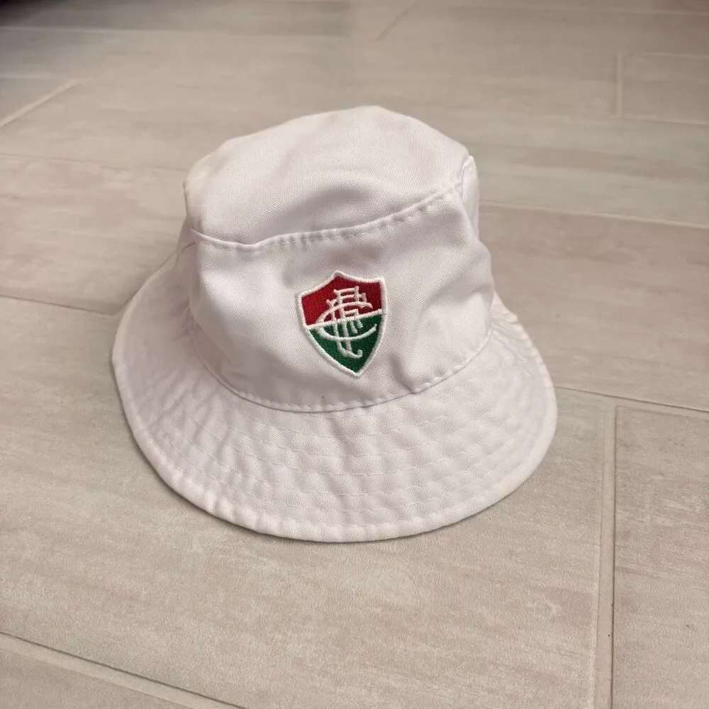 Fluminese Bucket Hat Children’s One Size White w Team Logo Chapéu do FC Futbol